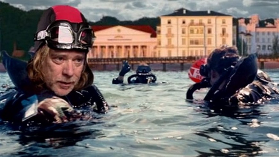 Helge Schneider als Kampfschwimmer vor Heiligendamm