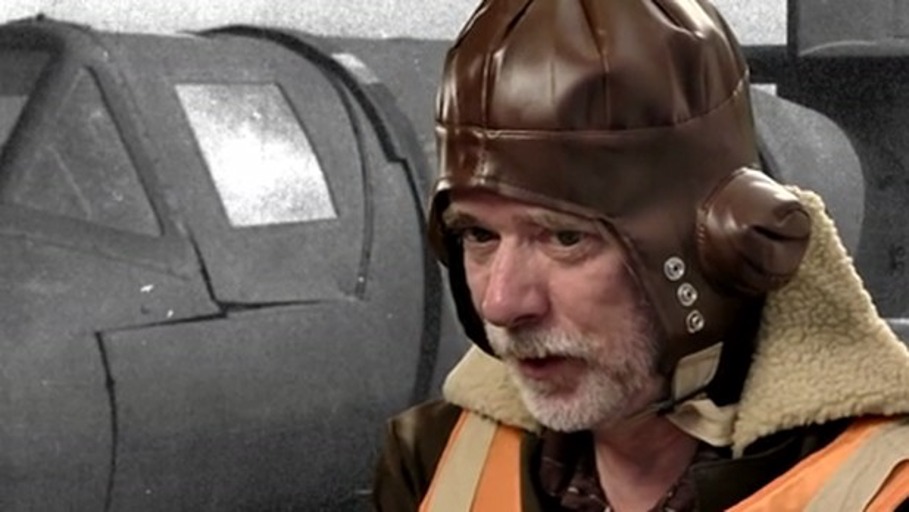 Pilot in dem motorlosen Senkrechtstarter „Natter“