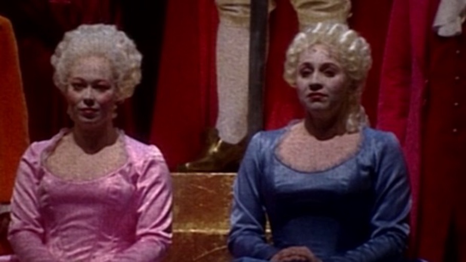 Betonköpfe der Liebe