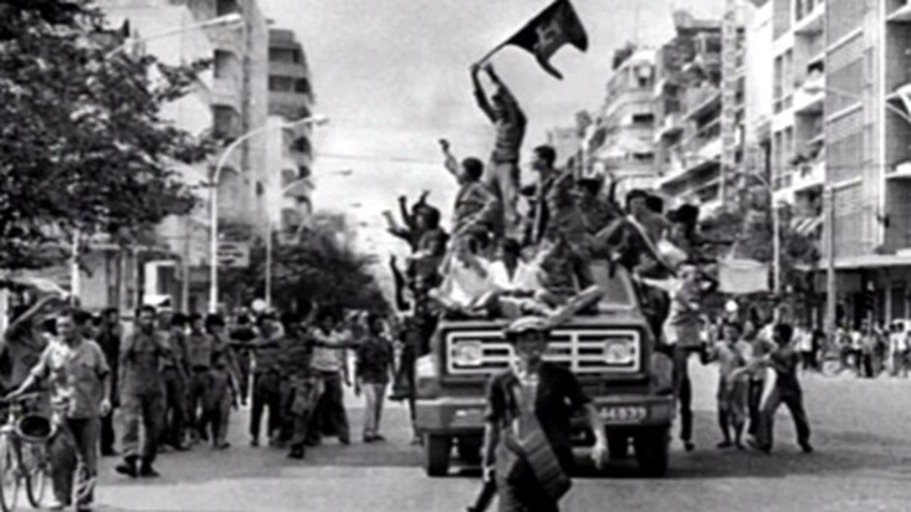 Terror, Kannibalismus, "Umerziehung"