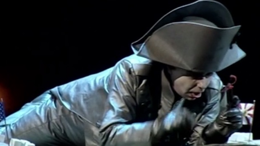 Der Irrsinn des Kriegs und die Würde der Liebe