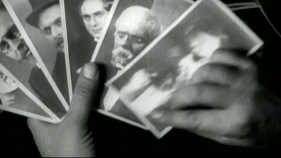 Der Mensch ist nur dort ganz Mensch, wo er spielt