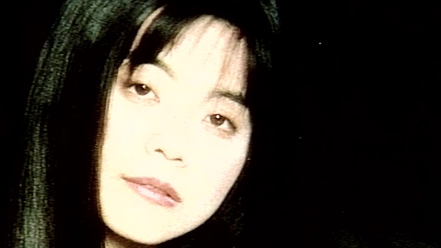 "Roher Fisch und Rinderzunge führen ein Telefongespräch"