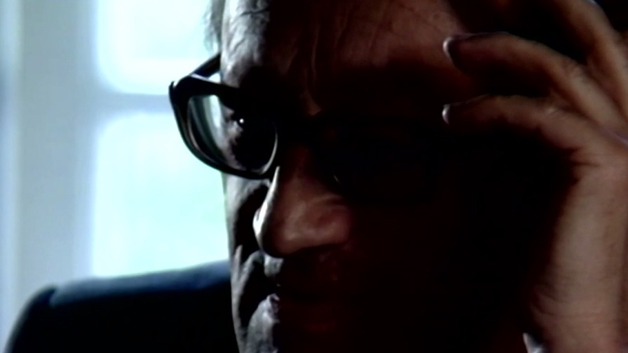 "In den Ruinen der Moralität tätig ... "