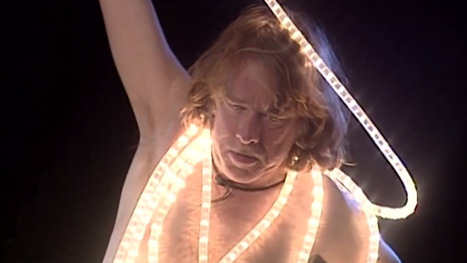 Versuch einer Revue - Intro